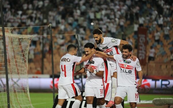 الزمالك يهزم أبو قير بثنائية ويتصدر الدوري المصري مؤقتًا