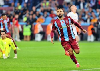 الصحافة التركية والإسبانية تتغنى بمحمد صلاح بعد هاتريك تاريخي أمام جالاتا سراي