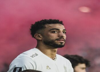 مدير نيس يشيد بعودة محمد عبد المنعم ويطالب بتعلم الفرنسية