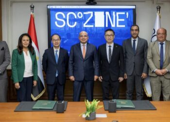 وفد الهيئة الاقتصادية لقناة السويس مع مستثمرين صينيين