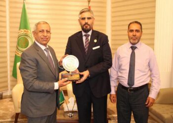 رئيس الأكاديمية العربية والسفير الليبي بالقاهرة يبحثان توسيع الشراكة العلمية والتقنية