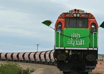 قطار الصحراء الجزائرى يربط الجنوب بالشمال على البحر المتوسط