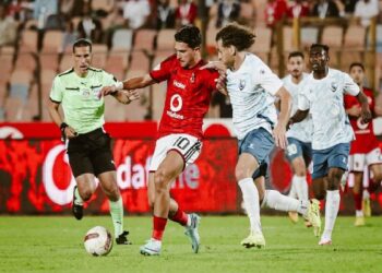تعادل مثير بين الأهلي والقناة بثلاثية لكل فريق في الدوري المصري