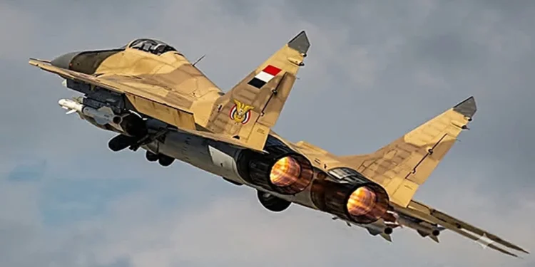 الجيش اليمني يُنفذ 27 غارة على مواقع للحوثيين في تعز