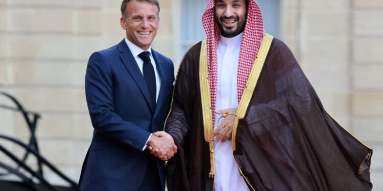 السعودية وفرنسا.. تنسيق عسكري مشترك وسط تصاعد التوترات الإقليمية