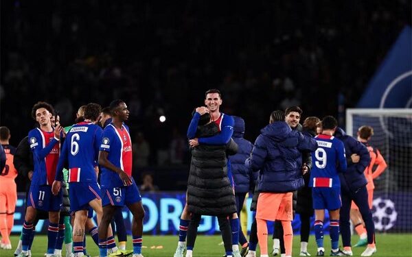 يويفا يتحرك لمعاقبة باريس سان جيرمان بسبب لافتة جماهيره أمام برشلونة