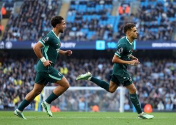 برايتون يُسقط مانشستر سيتي في ملعب الاتحاد ويشعل صراع الصدارة بالدوري الإنجليزي