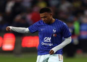 غضب جماهير ريال مدريد بعد ظهور مبابي في سهرة رغم إصابته