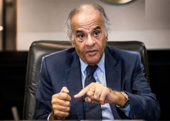 ممدوح عباس يحسم الجدل بشأن مكافآت الزمالك قبل مواجهة الأهلي