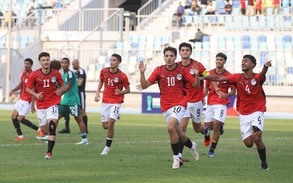 منتخب مصر للشباب يهزم الجزائر ويتأهل إلى كأس أمم إفريقيا متصدرًا