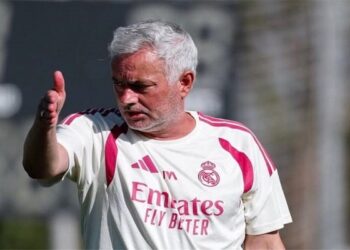 ريال مدريد يدعم مورينيو بعد مقاطعة المؤتمر الصحفي.. وفينيسيوس مهدد بالغياب عن الكلاسيكو